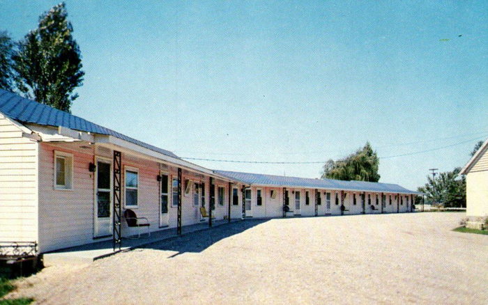 Ritz Motel (Birch Haus Motel) - Old Postcard Photo